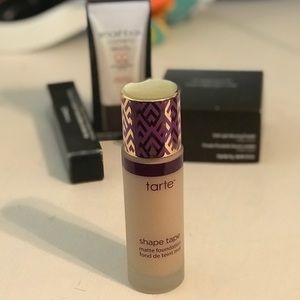 LIKE NEW: tarte shape tape foundation